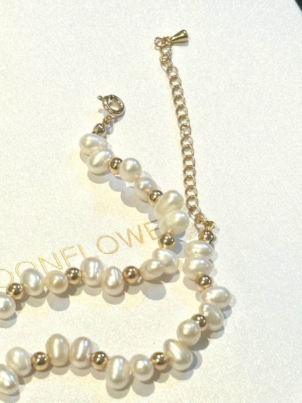 Vintage Style Natural Pearl Necklace with Queen Emblem | S925 Sterling Silver